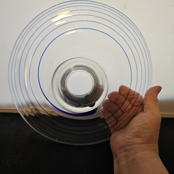 Artisan Glass Plate with Blue Accents‎ - Picture 5 of 6